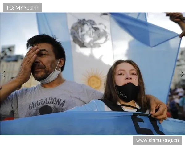 瓦伦西亚球迷抗议持续,对俱乐部形象与联赛表现形成双重压力 瓦伦西亚球迷抗议持续,对俱乐部形象与联赛表现形成双重压力