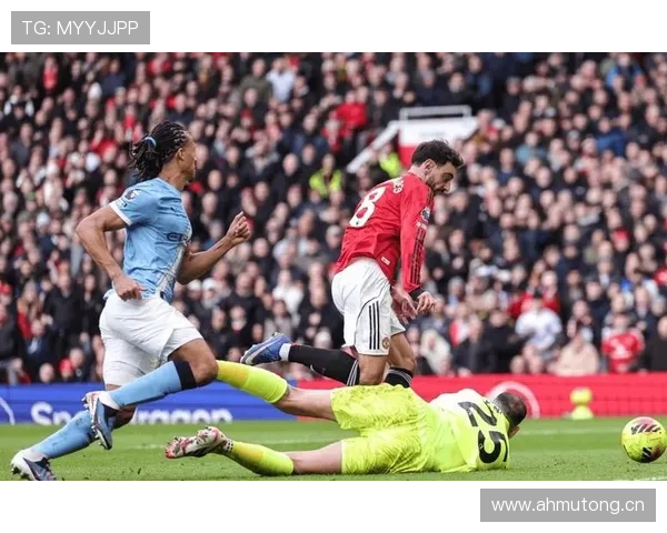 曼联战术执行持续崩盘，场上混乱加剧争四形势承压